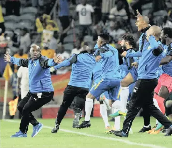  ?? PICTURE: BACKPAGEPI­X ?? BACK WITH A BANG: Pitso Mosimane’s team ended a run of three straight defeats at Orlando Stadium on Wednesday.