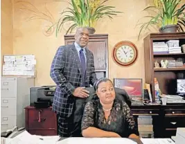  ?? JOHN MCCALL/STAFF PHOTOGRAPH­ER ?? Andre Dawson stands next to his wife, Vanessa. They have operated Paradise Memorial Funeral Home, in the Richmond Heights section of Miami-Dade, for the past decade.