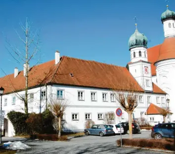  ?? Foto: Hieronymus Schneider ?? Wie soll das ehemalige Kloster in Klosterlec­hfeld genutzt werden? Beim Ideenworks­hop wurden jetzt hierfür Vorschläge gesammelt.