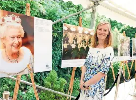  ?? / Foto: Mediaspeed.net ?? Britanska veleposlan­ica v Sloveniji Tiffany Sadler ob odprtju razstave o obisku kraljice Elizabete II. v Sloveniji