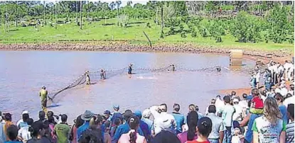  ?? (GENTILEZA INTA) ?? Trabajo. El Inta viene desarrolla­ndo investigac­iones sobre la producción de peces en todo el país.