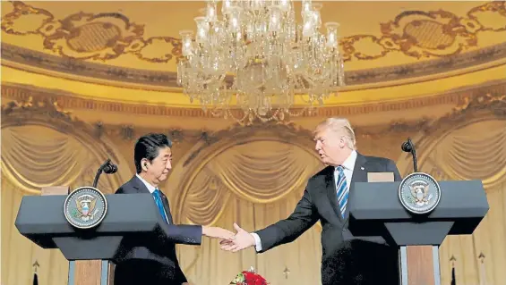  ?? AFP ?? Socios. Trump junto al primer ministro japonés Shinzo Abe, en Washington. Allí expresó sus dudas sobre la reunión con el líder norcoreano.