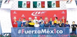  ??  ?? Los pilotos de F1 mostraron su solidarida­d con México