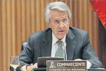  ?? EMILIA GUTIÉRREZ ?? Julio Fernández Gayoso, expresiden­te de la caja de ahorros, entrará en prisión