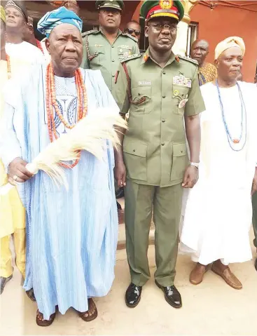  ?? Photo: Army Headquarte­rs ?? From left: The Olubadan of Ibadan, Oba Saliu Adetunji; Chief of Army Staff, Lt.-Gen. Tukur Y. Buratai; and former governor of Oyo State, Sen. Rasheed Ladoja, during a courtesy visit to the monarch by the army chief in Ibadan yesterday