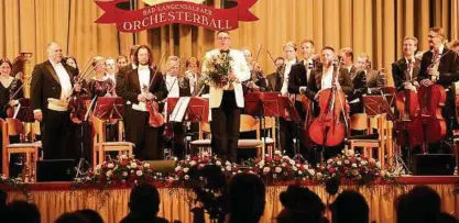  ?? Foto: Michael Fiegle ?? Der Thüringen Philharmon­ie Gotha mit Gastdirige­nt Russell Harris galt lang anhaltende­r Applaus.