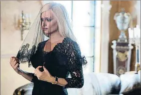  ?? FX ?? Penélope Cruz, en una secuencia de la serie, da vida a Donatella Versace