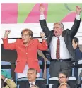  ?? FOTO: DPA ?? Riesiger Jubel bei Angela Merkel und Joachim Gauck.