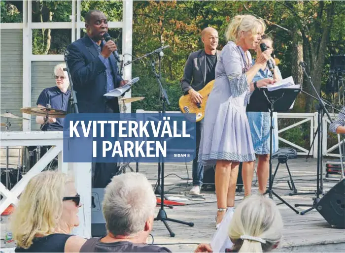  ?? FOTO: ULRICA ANDERSSON ?? TORNPARKEN. Oyewole Odenlami och Lis Jacobsson ledde allsången.