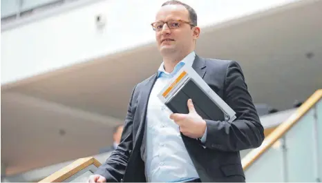  ?? FOTO: DPA ?? Gesundheit­sminister zu sein, ist konfliktre­ich. Doch Jens Spahn hat das Glück, in guten Zeiten der Regierung anzugehöre­n.