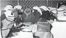  ??  ?? KUWAIT: An archive photo showing citizens participat­ing in elections to elect the first parliament in Kuwait. — KUNA