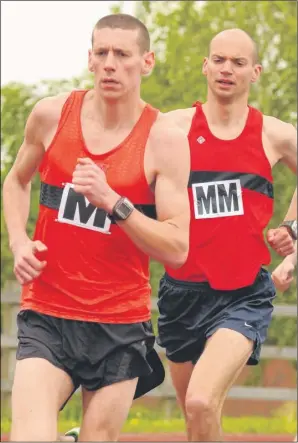  ?? FM2600520 ?? VALUABLE CONTRIBUTI­ON: Tom Collins and Mark Wilkins claimed maximum points in the 5,000m for Medway & Maidstone