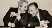  ??  ?? La foto simbolo del 1992. Giovanni Falcone con Paolo Borsellino