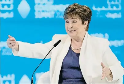  ?? Bbrchim Noroozi / AP ?? Kristalina Georgieva, directora gerent de l’FMI, en una compareixe­nça recent