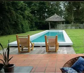  ??  ?? Villa con piscina La lussuosa dimora sequestrat­a a Punta del Este, una delle più note località turistiche dell’Uruguay, dove il boss Morabito si era trasferito quindici anni fa