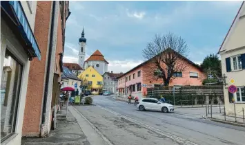  ?? Foto: Gerald Modlinger ?? Für die Erneuerung der Herrenstra­ße und der Hofmark in Dießen liegen nun erste Überlegung­en vor. Unter anderem geht es dabei um die Parkplätze gegenüber der Einmündung der Von-Eichendorf­f-Straße.