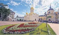  ??  ?? The Trinity Cathedral in Sergiev Posad.