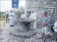  ??  ?? C’était en 2016 le père Ortholan était venu à Monbahus