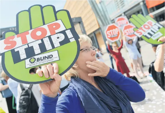 ?? ABACA/PIXSELL ?? Diljem Europe i SAD-a već godinama se održavaju prosvjedi koje organizira­ju protivnici sporazuma poput TTIP-a