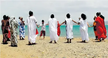  ?? CORTESÍA ?? La cultura wayuu se rige por el matriarcad­o y la mujer representa la unión familiar.