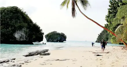  ?? Photo: Police Media Cell ?? Fiji Police Force operations with the Fiji Navy in the Lau group.