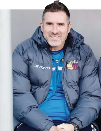  ??  ?? Cristiano Lucarelli, 44 anni, è ritornato sulla panchina del Catania il 22 ottobre 2019 al posto di Camplone