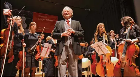  ?? Archivfoto: Marcus Merk ?? Wolfgang Scherer ist berühmt für seine „Konzerte junger Talente“in Schwabmünc­hen.