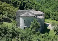  ??  ?? Umbria
L’abbazia di Santa Maria di Sitria a Isola Fossara (Perugia)