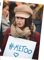  ??  ?? De nombreuses manifestat­ions à Paris, notamment à l’appel d’associatio­ns comme Les Effronté-es, incitent les femmes à libérer leur parole sur les réseaux sociaux.