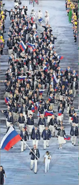  ??  ?? DELEGACIÓN RUSA. Los rusos, sin los atletas, en la ceremonia de Río.