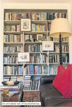  ??  ?? An enviable set of bookshelve­s.