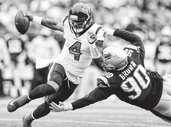  ?? Brett Coomer / Staff photograph­er ?? With talented Deshaun Watson at quarterbac­k, the Texans have shown flashes of being capable of winning the franchise’s second game against New England.