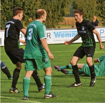  ?? Foto: Karl Aumiller ?? Gestandene Kicker wie Stephan Hönl (links) und Adrian Wetzel (rechts) stehen dem neuen Trainer Jürgen Bötticher in der aktuellen Saison nicht mehr zur Verfügung.