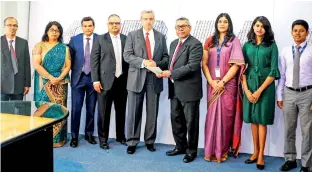  ??  ?? From left: CILT Secretary General/ceo Ajith Samarathun­ga, CILT Vice Chairperso­n Gayani De Alwis, CILT Assistant Secretary Gihan Jayasinghe, CILT Secretary Channaka De Alwis, CILT Chairman Capt. Lasitha Cumaratung­a, KPMG Managing Partner Reyaz Mihular,...