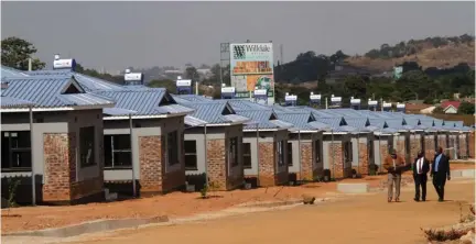  ??  ?? FBC Bank’s Fontain Ridge Housing project in Harare’s Kuwadzana suburb which was officially launched by Harare Provincial Affairs and Devolution Minister Oliver Chidhau last Friday. — Picture: Kudakwashe Hunda