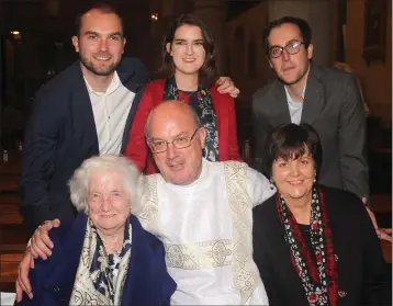  ??  ?? Dermot Davis with his wife Patricia, mother Pauline, daughter Susan and sons John and Andrew.