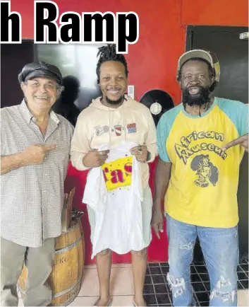  ?? ?? From left: Gary “Dr Dread” Himelfarb, with artiste Written, and bassist Errol “Flabba Hot” Carter