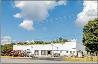  ?? Arkansas Democrat-Gazette/JOHN SYKES JR. ?? This industrial warehouse at 1201 Murphy Drive in Maumelle was recently purchased by Murphy Industrial LLC. for $2.2 million.