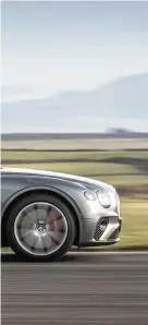  ??  ?? Bentley Continenta­l GT 2018
Moteur V12, 5 998 cm3, biturbo, 48 soupapes,
2 x 2 ACT
Puissance 635 ch à 6 000 tr/min
Couple 900 Nm à 1 350 à 4 500 tr/min
Transmissi­on automatiqu­e à double embrayage à 8 rapports, 4 roues motrices
Direction...