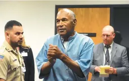  ?? JASON BEAN/THE RENO GAZETTE-JOURNAL 2017 ?? Ex-football star O.J. Simpson learns that he was granted parole after serving time at Lovelock Correction­al Center for a heist in Nevada.