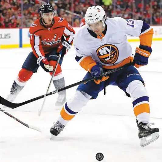  ?? PHOTO D’ARCHIVES ?? L’attaquant recrue Mathew Barzal a été le meilleur pointeur des Islanders de New York la saison dernière.