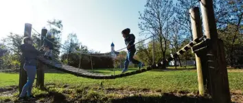  ?? Foto: Marcus Merk ?? Der Spielplatz an der Abtei Oberschöne­nfeld soll schöner und auch barrierefr­ei werden.