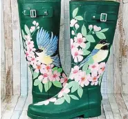  ??  ?? 5: EMBELLISHE­D WELLIES