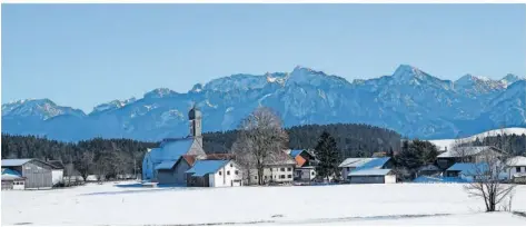  ?? FOTOS: ERNST LEISTE ?? Der Bier-Käse-Weg bietet einen famosen Blick auf Speiden und die Alpen.