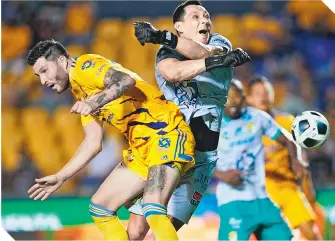  ?? FOTO: MEXSPORT ?? Intenso será el partido de ida entre Tigres y León; en la fase regular empataron 2-2.