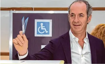  ?? Foto: Riccardo Gregolin, dpa ?? Der Präsident von Venetien, Luca Zaia von der Lega Nord, könnte nach dem Referendum­serfolg innerhalb seiner Partei aufsteigen und dort eine Führungsro­lle einnehmen.