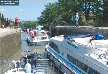  ??  ?? Rush hour on the Canal du Midi