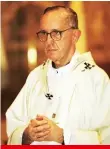  ??  ?? PRIMA DI DIVENTARE PAPA Jorge Mario Bergoglio nel 2000 quando era arcivescov­o di Buenos Aires. È Papa dal 13 marzo 2013.