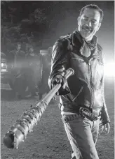  ??  ?? Jeffrey Dean Morgan stars as Negan in the season première of The Walking Dead.