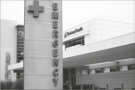  ?? AP PHOTO/YOUNG KWAK ?? JUST AS IDAHO HOSPITALS (ABOVE) HAVE EXPANDED HEALTH CARE RATIONING statewide amid a massive increase in the number of coronaviru­s patients, some larger medical facilities in Arizona also have been unable to accommodat­e non-COVID patients. according to some doctors in rural areas of the state.